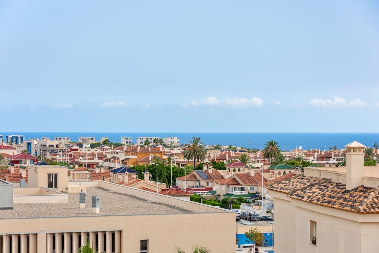 2 Zimmer Apartment zu verkaufen in Playa Flamenca mit Garage - 189.900 € (Ref: 9491185)
