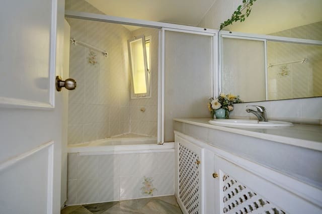 2 chambre Appartement à vendre à Calahonda, Mijas - 275 000 € (Ref: 9494395)