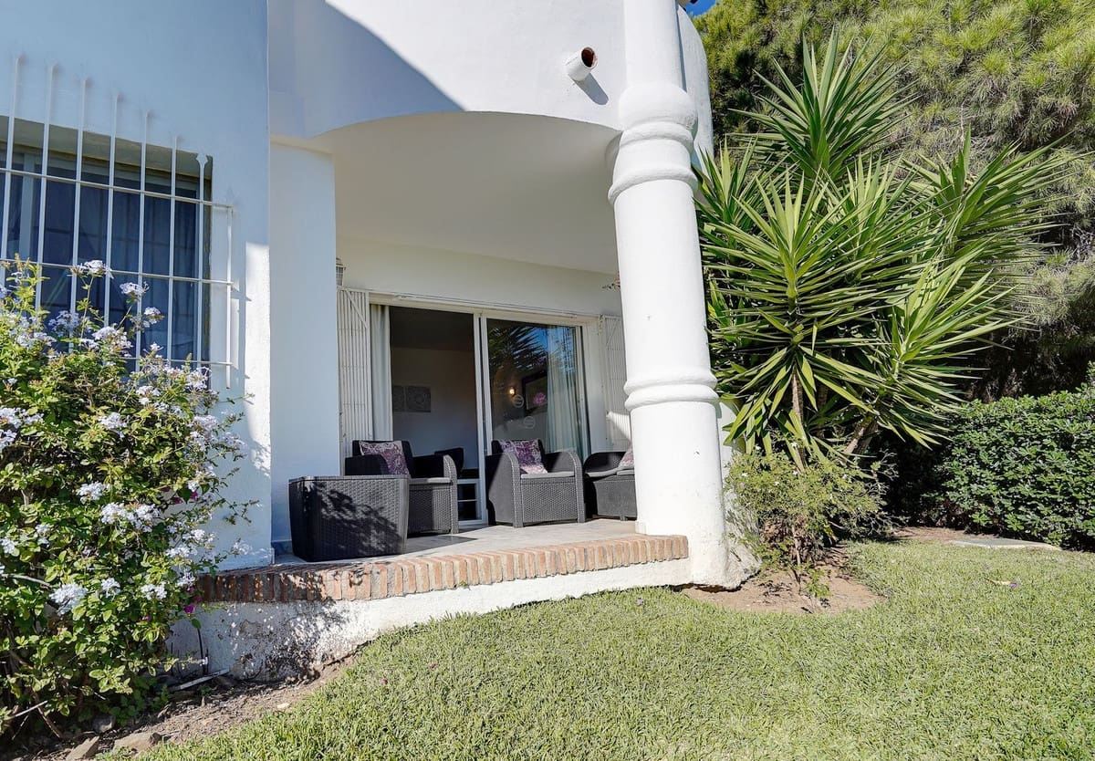 2 bedroom Apartment for sale in Calahonda - € 275,000 (Ref: 9494395)