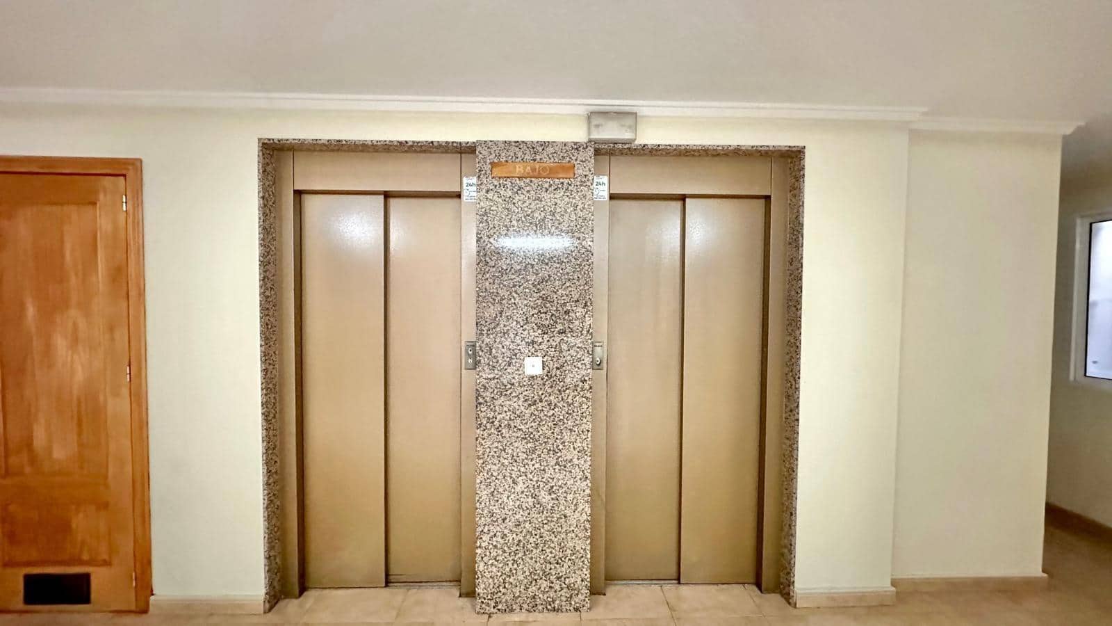 2 bedroom Penthouse for sale in Torrevieja - € 149,900 (Ref: 9497237)