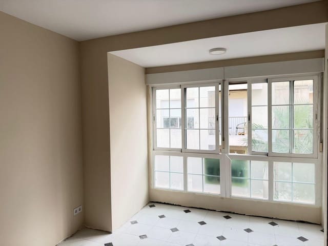 3 bedroom Apartment for sale in Centro - Muelle Pesquero, Torrevieja - € 149,900 (Ref: 9497239)