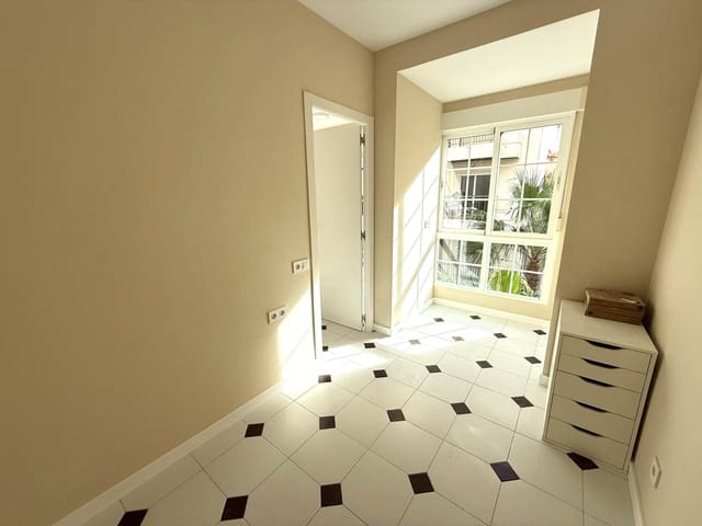 3 bedroom Apartment for sale in Centro - Muelle Pesquero, Torrevieja - € 159,000 (Ref: 9497239)