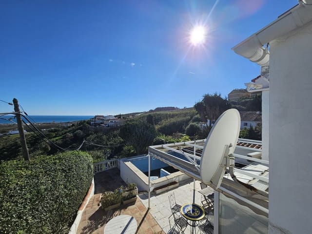 3 chambre Maison de Ville à vendre à Manilva Pueblo, Manilva - 395 000 € (Ref: 9497240)