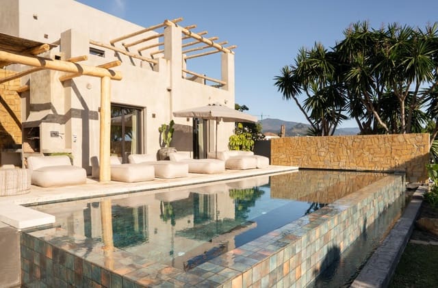 5 soverom Villa til salgs i La Concha - Resina Golf, Estepona med svømmebasseng - € 3 970 000 (Ref: 9498921)