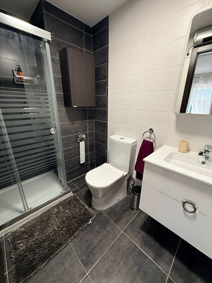 3 makuuhuone Huoneisto myytävänä paikassa Orihuela Costa mukana uima-altaan 
autotalli - 259 000 € (Ref: 9502133)