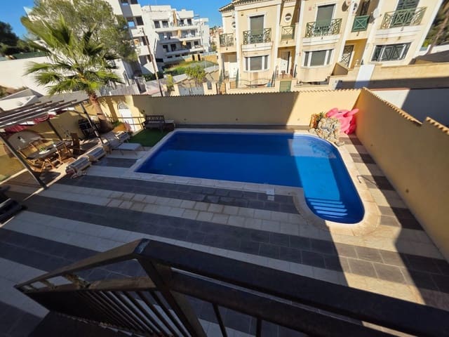 Chalet de 4 habitaciones en Villamartín - Las Filipinas, Orihuela en venta con piscina - 348.900 € (Ref: 9502134)