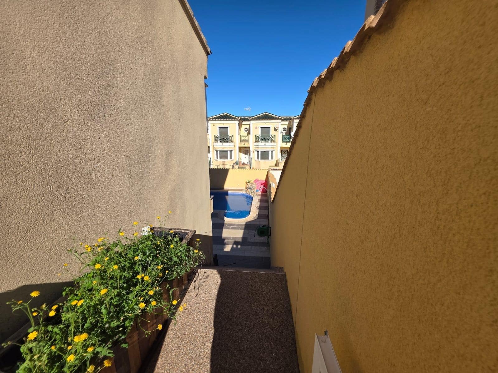 Chalet de 4 habitaciones en Orihuela Costa en venta con piscina - 348.900 € (Ref: 9502134)