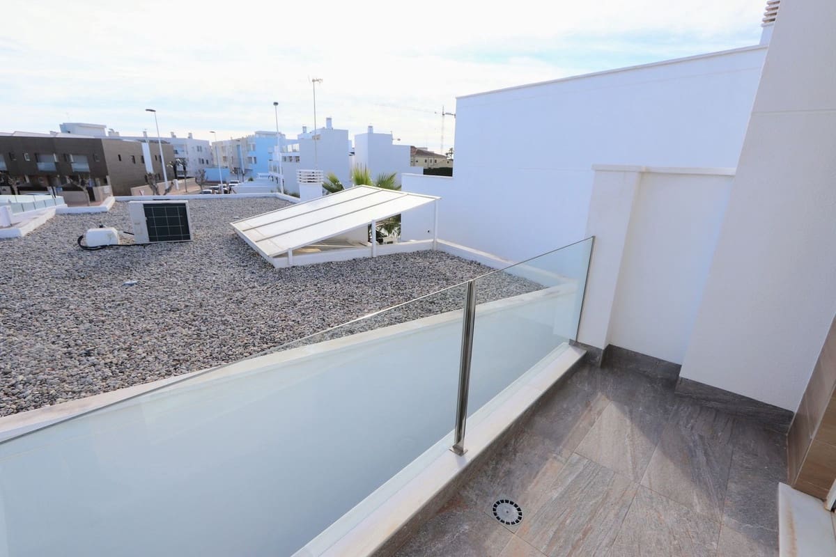 3 camera da letto Villa in vendita in San Pedro del Pinatar con piscina garage - 397.000 € (Rif: 9502135)