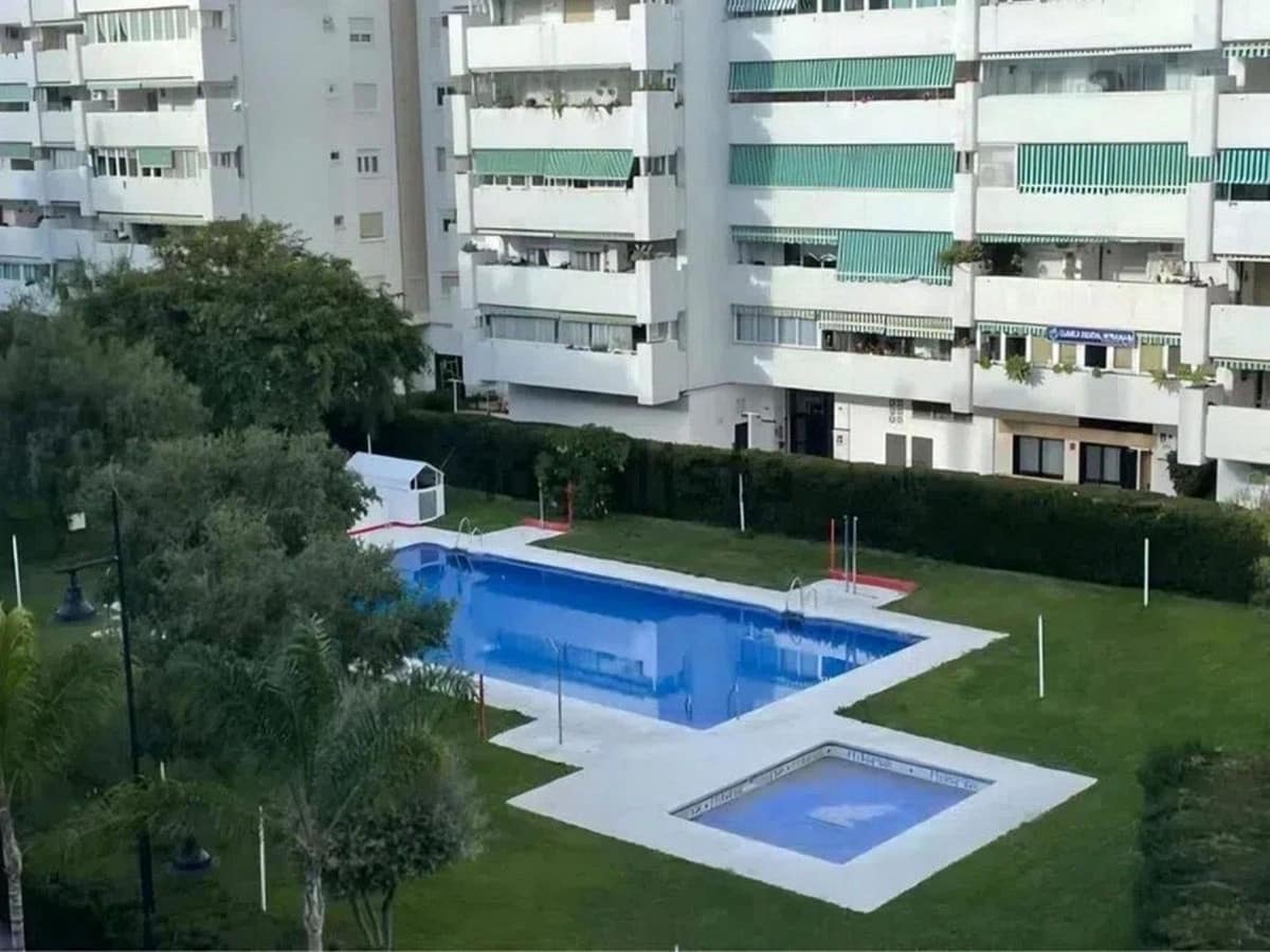 3 makuuhuone Huoneisto myytävänä paikassa Fuengirola mukana uima-altaan - 340 000 € (Ref: 9504008)