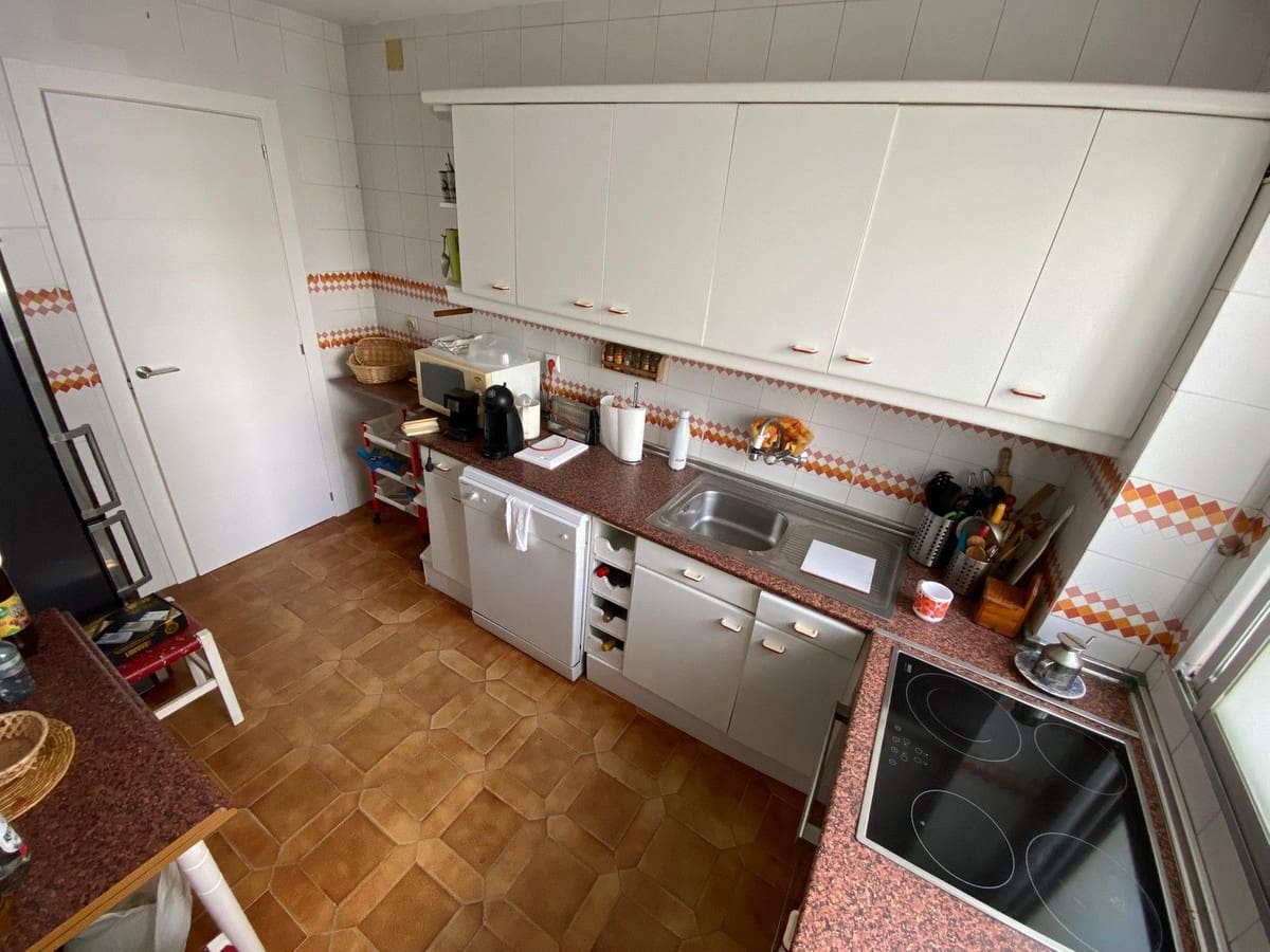 3 makuuhuone Huoneisto myytävänä paikassa Fuengirola mukana uima-altaan - 340 000 € (Ref: 9504008)