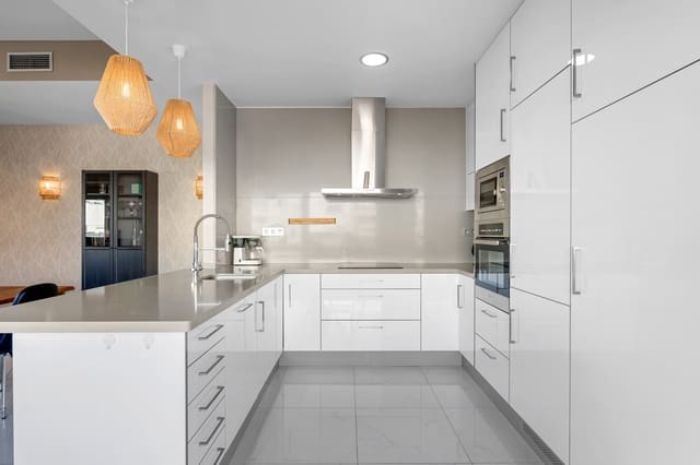 5 camera da letto Villa in vendita in Villamartin, Orihuela con piscina - 469.000 € (Rif: 9504020)