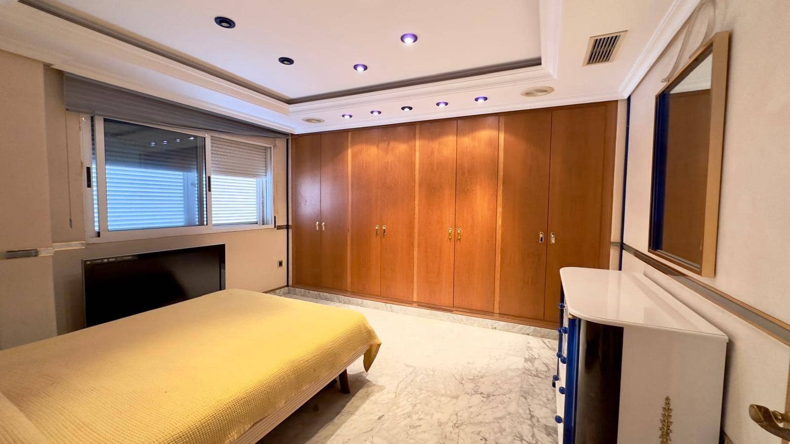 2 slaapkamer Penthouse te koop in Torrevieja - € 449.900 (Ref: 9504023)