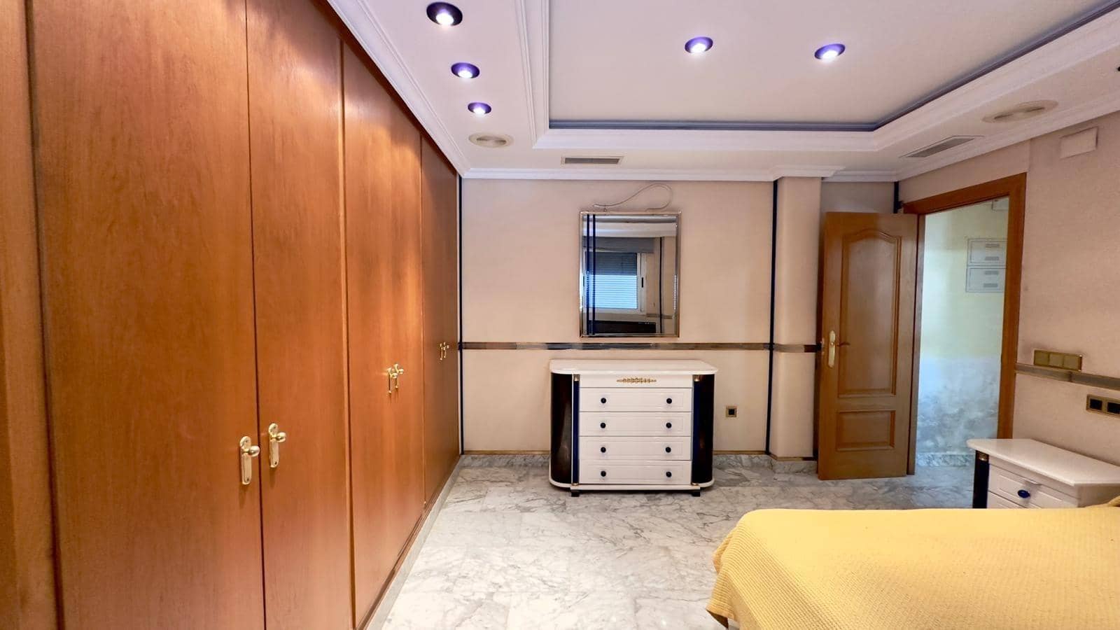 2 slaapkamer Penthouse te koop in Torrevieja - € 449.900 (Ref: 9504023)