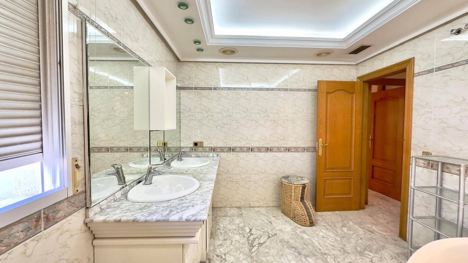 2 slaapkamer Penthouse te koop in Torrevieja - € 449.900 (Ref: 9504023)