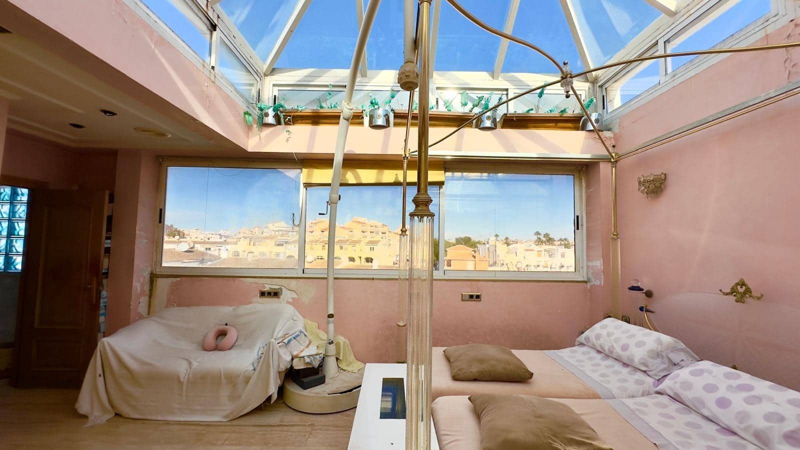 2 makuuhuone Kattohuoneisto myytävänä paikassa Torrevieja - 449 900 € (Ref: 9504023)