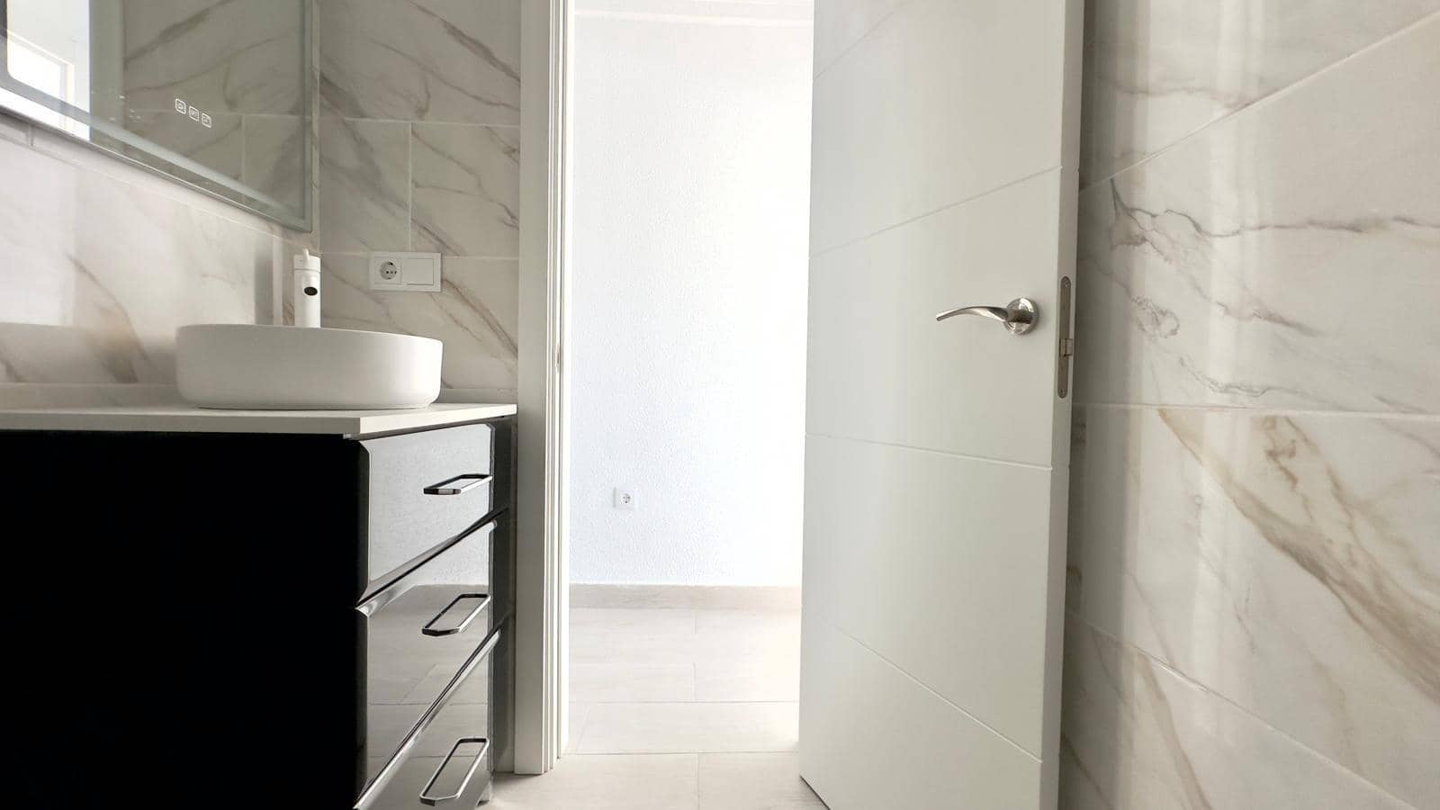 3 soveværelse Byhus til salg i Torrevieja med swimmingpool - € 249.900 (Ref: 9504024)