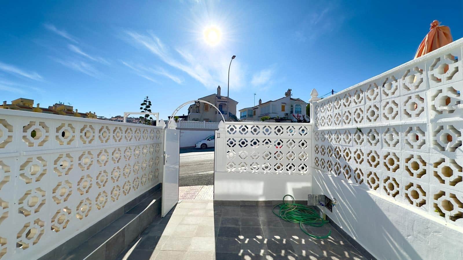 3 soveværelse Byhus til salg i Torrevieja med swimmingpool - € 249.900 (Ref: 9504024)