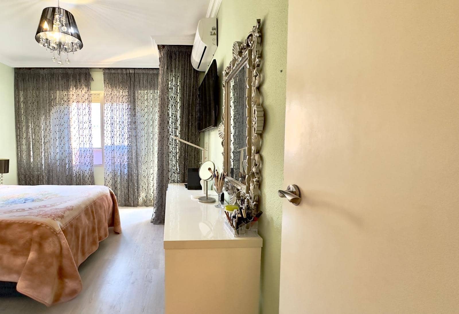 4 sypialnia Apartament na sprzedaż w Torrevieja z basenem - 199 900 € (Ref: 9504026)