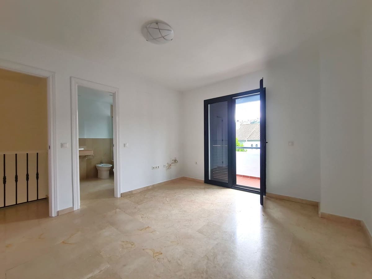 3 chambre Maison de Ville à vendre à Manilva - 619 000 € (Ref: 9504027)