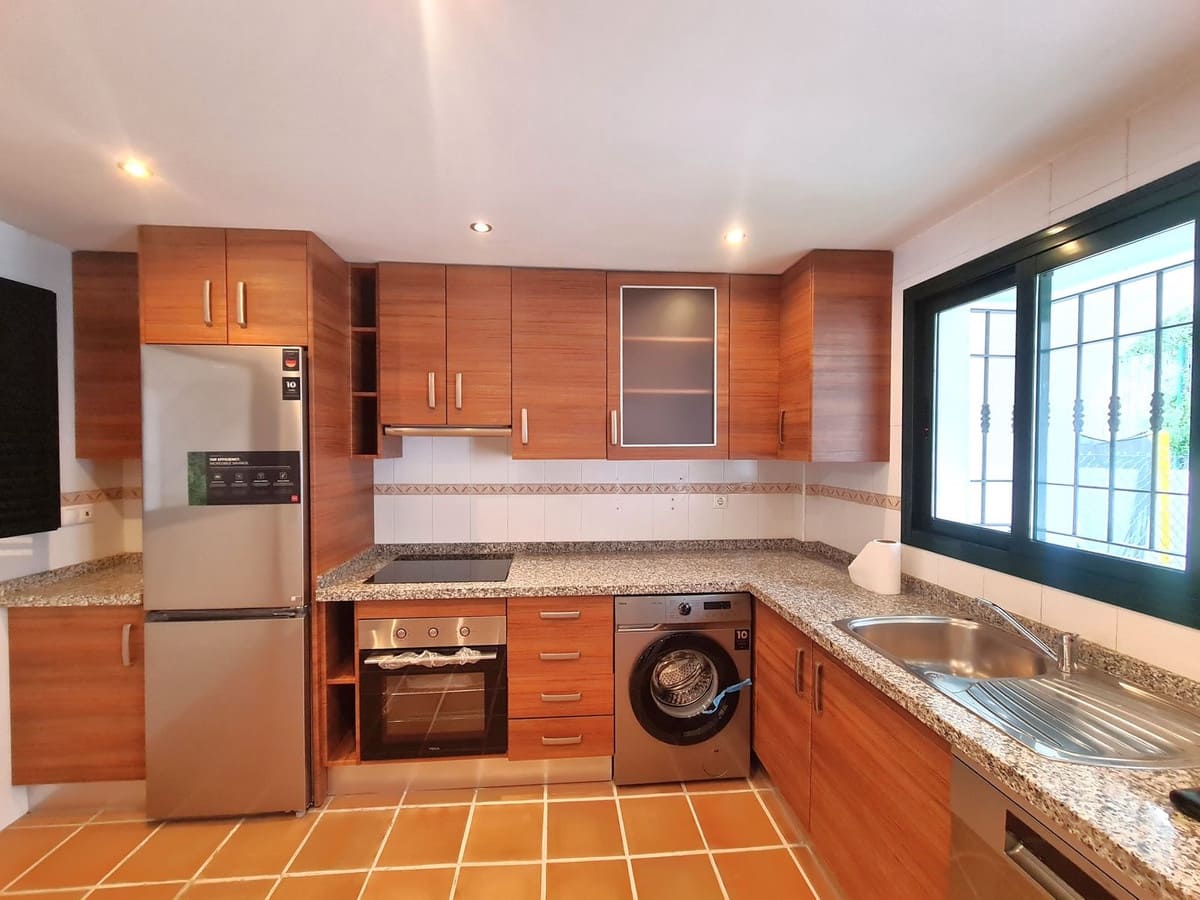 3 chambre Maison de Ville à vendre à Manilva - 619 000 € (Ref: 9504027)