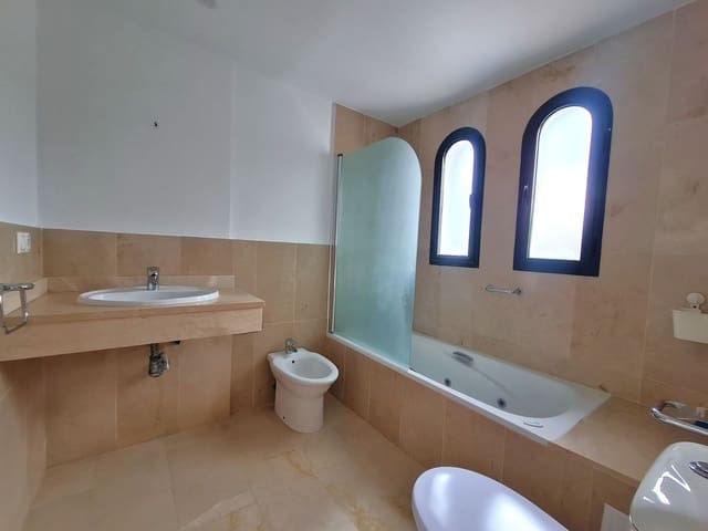 3 sovrum Hus till salu i Manilva Pueblo, Manilva - 560 000 € (Ref: 9504027)