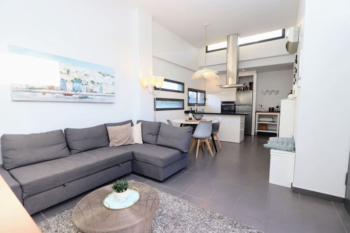 3 bedroom Villa for sale in Villamartin with pool garage - € 330,000 (Ref: 9504029)