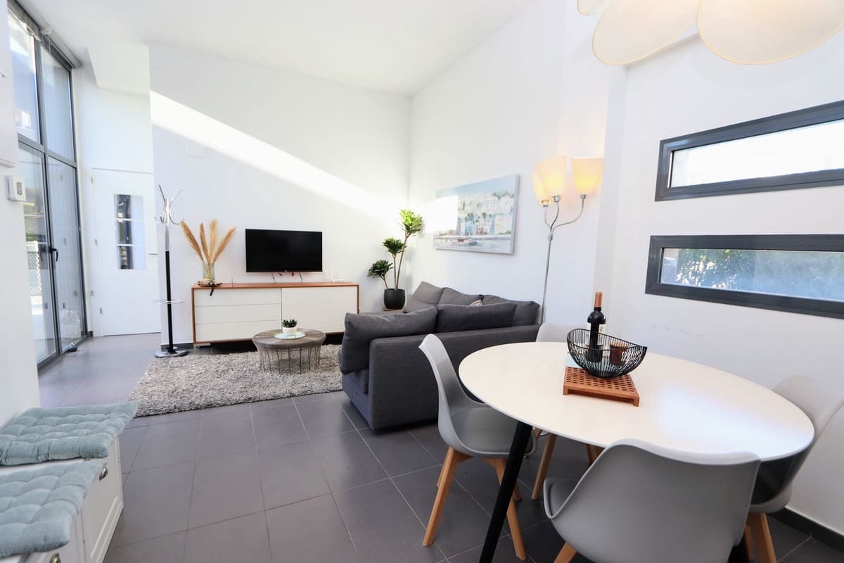 3 bedroom Villa for sale in Villamartin with pool garage - € 330,000 (Ref: 9504029)