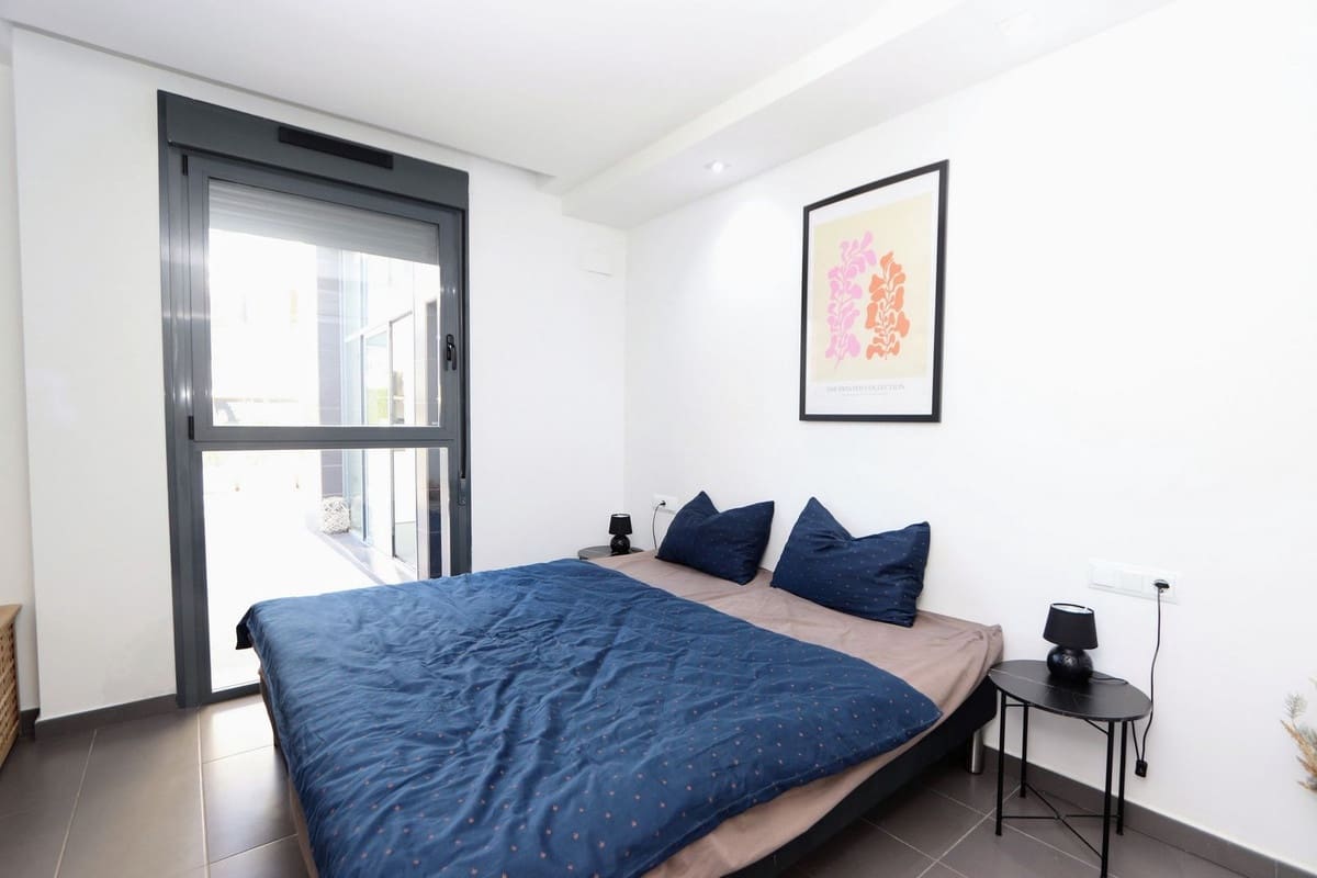 3 bedroom Villa for sale in Villamartin with pool garage - € 330,000 (Ref: 9504029)