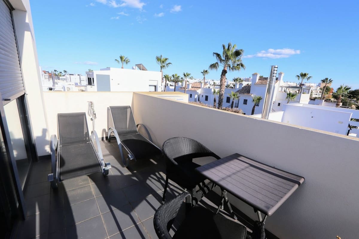 3 bedroom Villa for sale in Villamartin with pool garage - € 330,000 (Ref: 9504029)