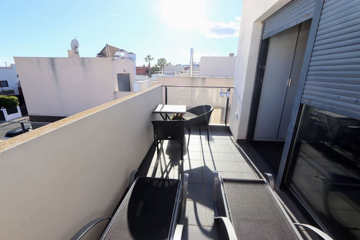 3 bedroom Villa for sale in Villamartin with pool garage - € 330,000 (Ref: 9504029)