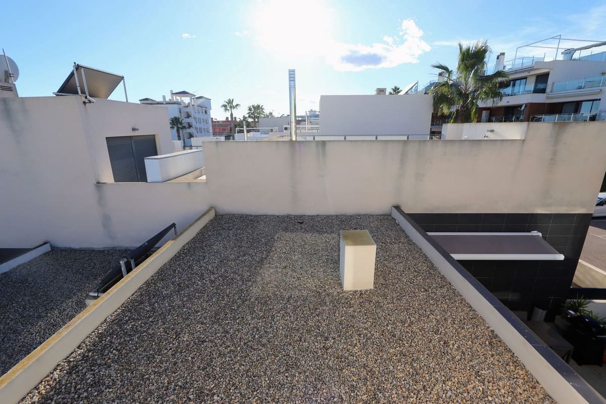 3 bedroom Villa for sale in Villamartin with pool garage - € 330,000 (Ref: 9504029)