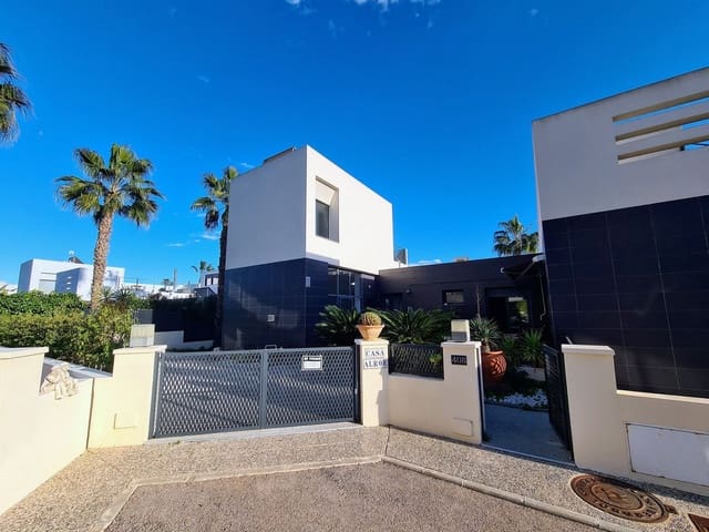 3 makuuhuone Huvila myytävänä paikassa Villamartin, Orihuela mukana uima-altaan 
autotalli - 330 000 € (Ref: 9504029)