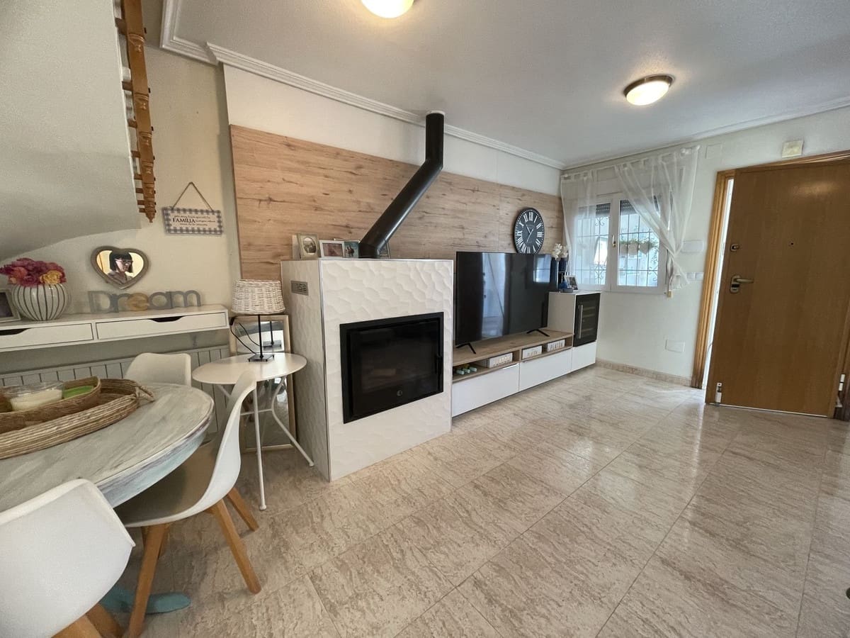 3 quarto Moradia Geminada para venda em Torre de la Horadada com piscina - 399 000 € (Ref: 9504030)