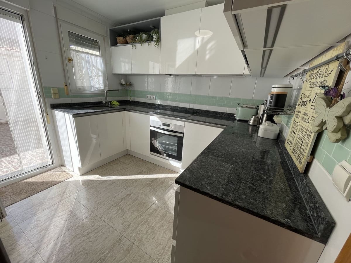 3 quarto Moradia Geminada para venda em Torre de la Horadada com piscina - 399 000 € (Ref: 9504030)