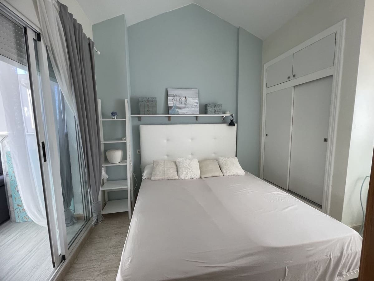 3 quarto Moradia Geminada para venda em Torre de la Horadada com piscina - 399 000 € (Ref: 9504030)