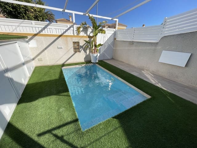 3 soverom Kjedet enebolig til salgs i Torre de la Horadada, Pilar de la Horadada med svømmebasseng - € 355 000 (Ref: 9504030)