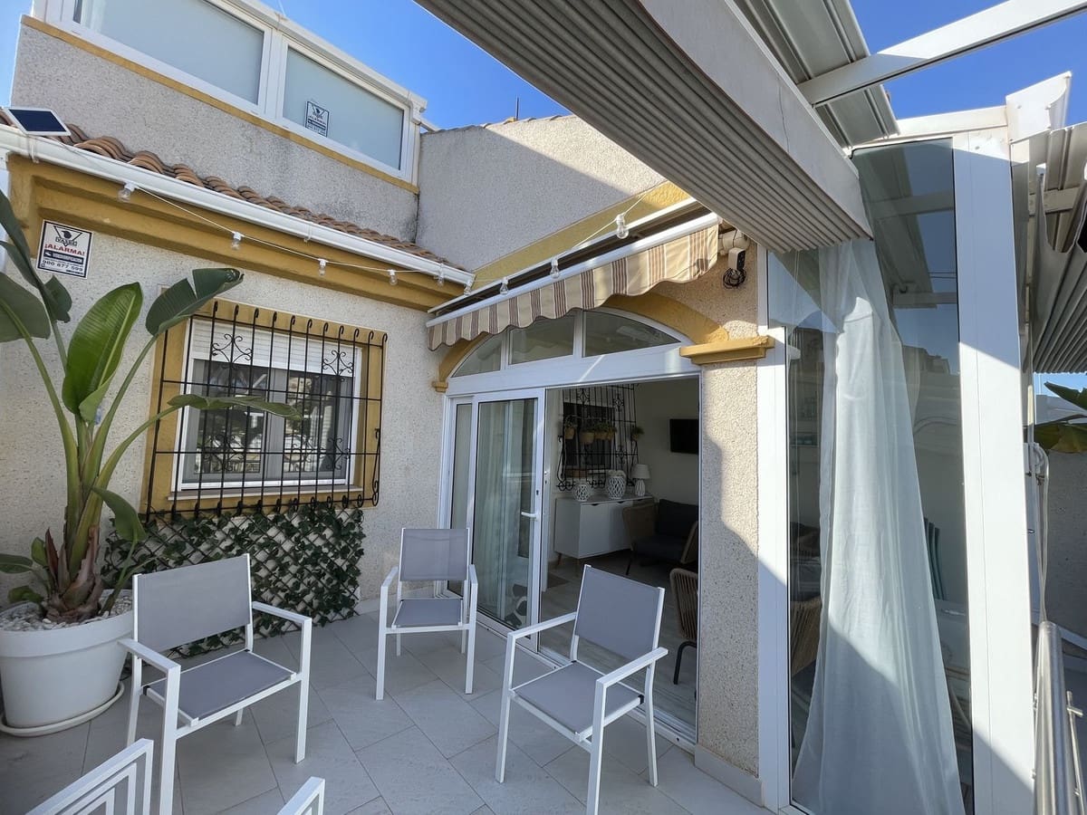 3 soveværelse Semi-Rækkehus til salg i Torre de la Horadada med swimmingpool - € 355.000 (Ref: 9504030)