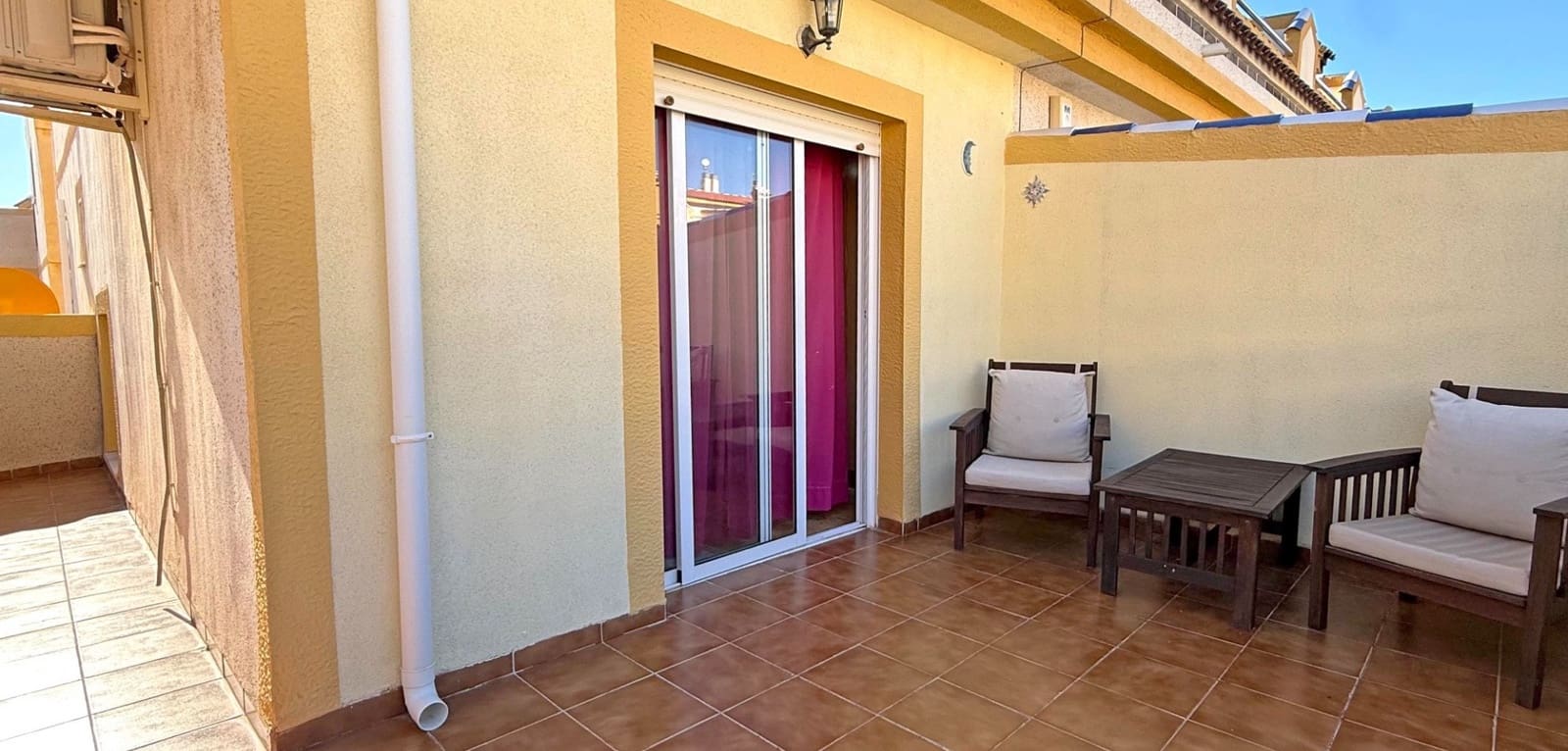 3 makuuhuone Omakotitalo myytävänä paikassa Orihuela Costa mukana uima-altaan 
autotalli - 185 000 € (Ref: 9513314)