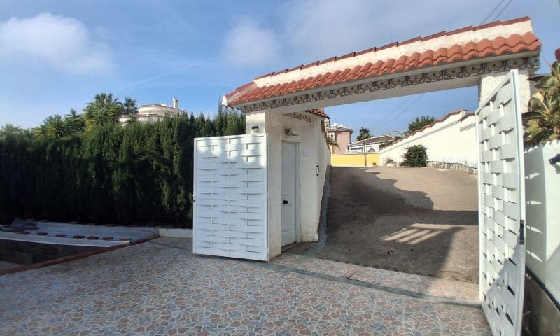 5 bedroom Villa for sale in Rojales with pool - € 529,995 (Ref: 9513320)