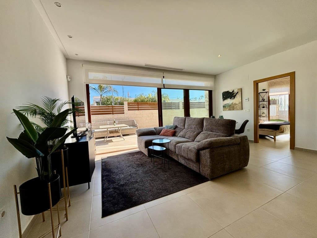 3 bedroom Villa for sale in Benijofar - € 395,000 (Ref: 9513321)