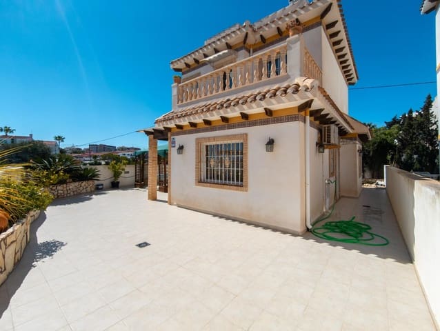 3 bedroom Villa for sale in Torreblanca, Torrevieja - € 420,000 (Ref: 9518763)
