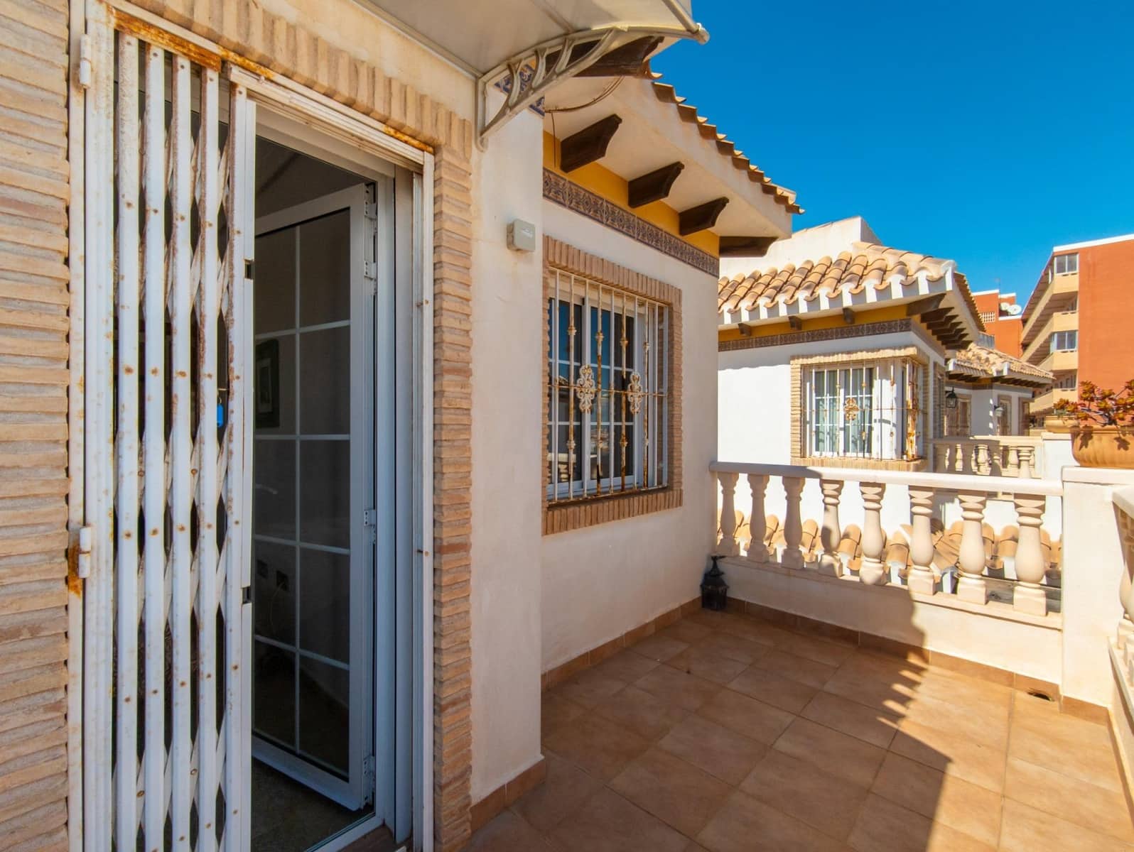 3 bedroom Villa for sale in Torrevieja - € 420,000 (Ref: 9518763)