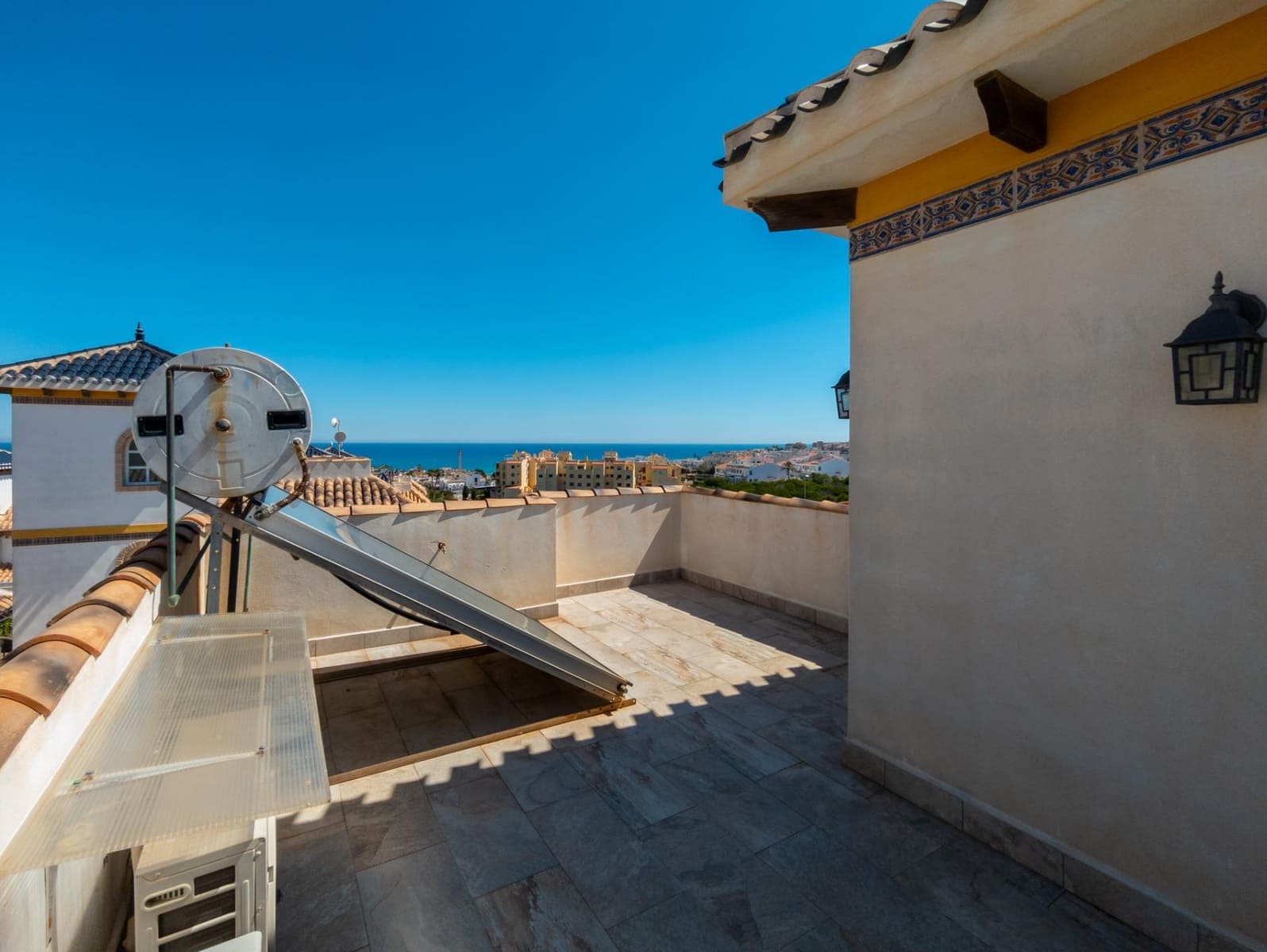 3 bedroom Villa for sale in Torrevieja - € 420,000 (Ref: 9518763)