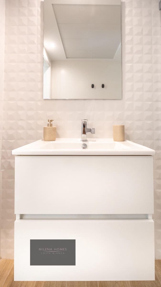 2 soverom Leilighet til salgs i Torrevieja med svømmebasseng garasje - € 529 000 (Ref: 9520777)