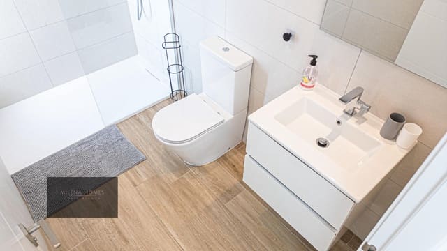 2 chambre Appartement à vendre à Punta Prima, Torrevieja avec piscine garage - 559 000 € (Ref: 9520778)