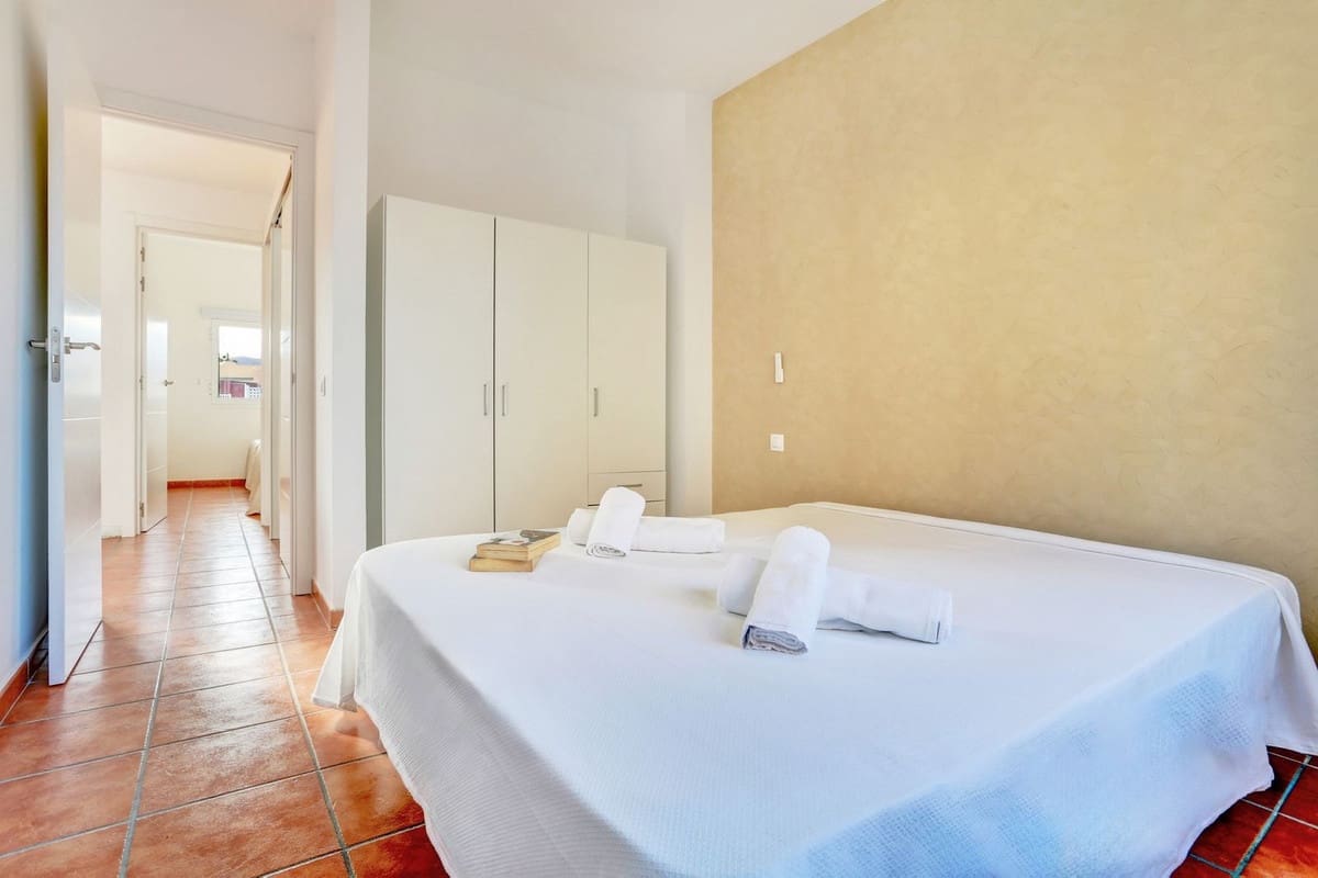 2 slaapkamer Appartement te koop in Corralejo met zwembad - € 255.000 (Ref: 9527512)