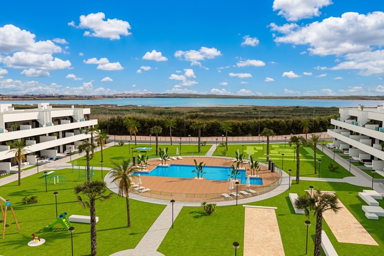 3 sovrum Lägenhet till salu i Guardamar del Segura med pool - 301 000 € (Ref: 9527525)