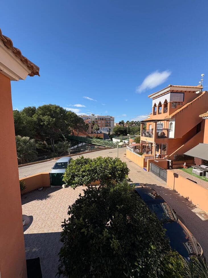 3 soverom Penthouse til salgs i Playa Flamenca med svømmebasseng garasje - € 185 000 (Ref: 9527534)