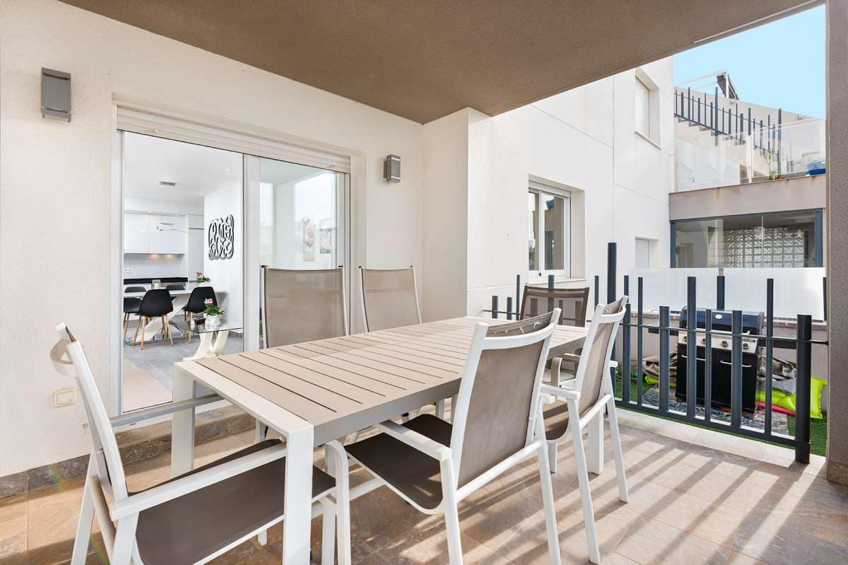 3 soverom Bungalow til salgs i Torrevieja med svømmebasseng garasje - € 269 000 (Ref: 9527536)