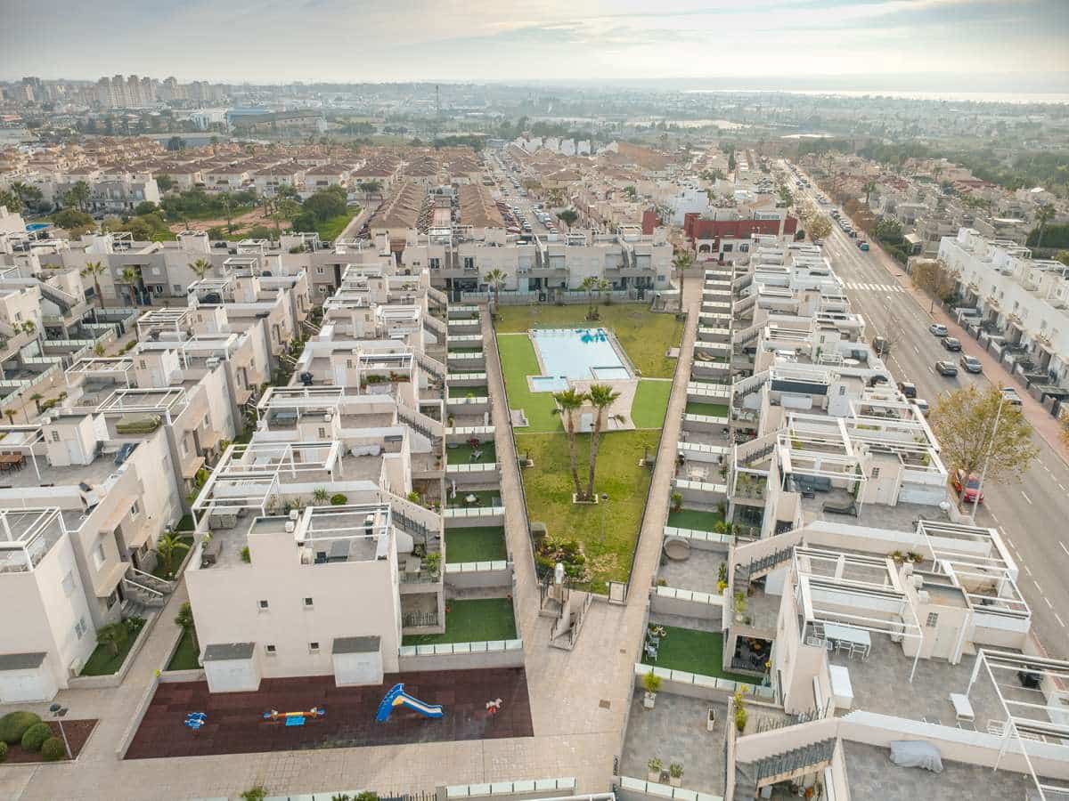 3 soverom Bungalow til salgs i Torrevieja med svømmebasseng garasje - € 269 000 (Ref: 9527536)